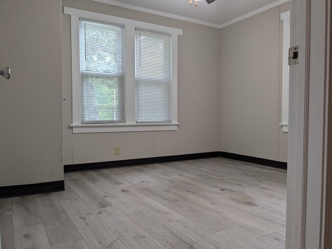 Building Photo - 1210 N Broadway Ave