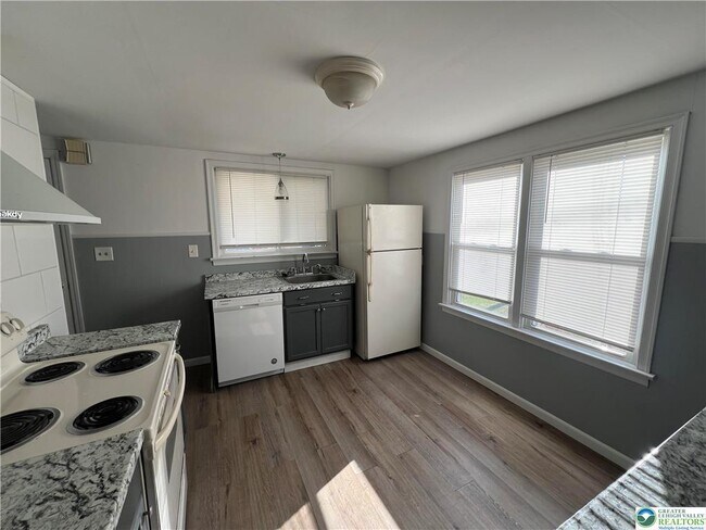 Building Photo - 353 West St