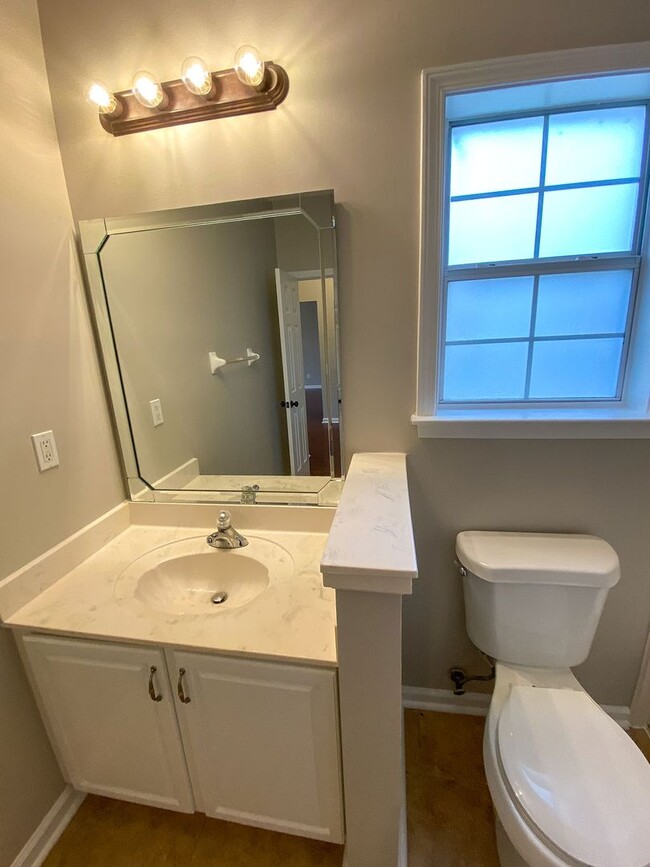 Building Photo - 5 Bedrooms with Bonus, 4 Bath Near Riverda...