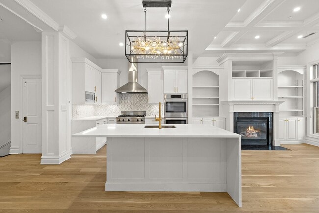 Building Photo - 16 Regency Pl