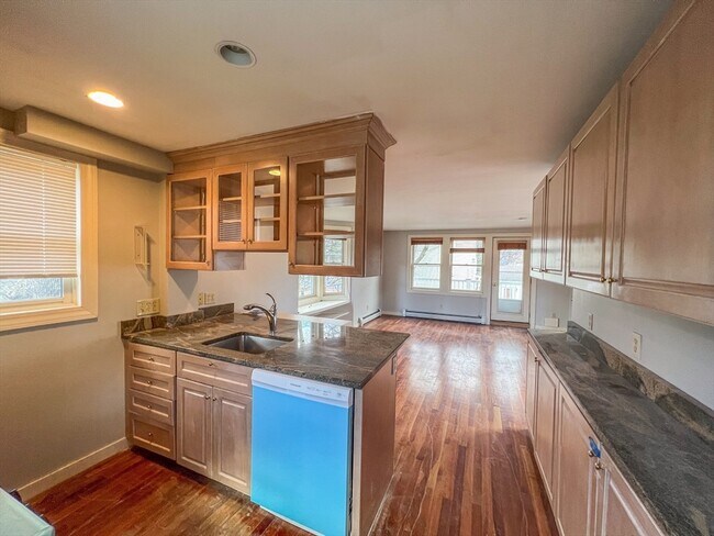 Building Photo - 257 Charles St