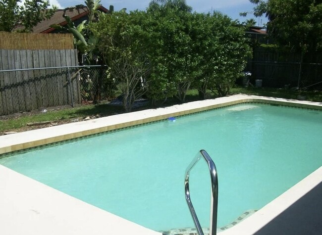 Building Photo - 3/2 Home in the Meadows- Beautiful Central...