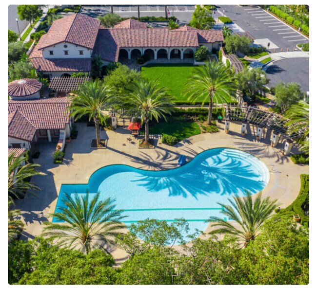 Building Photo - 404 Maravilla Ln