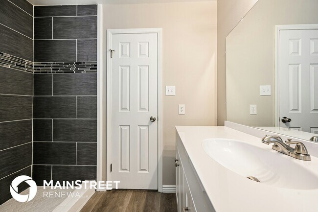 Building Photo - 1523 S Carson St