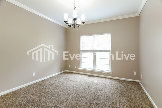 Building Photo - 6224 Pinebrook Cir