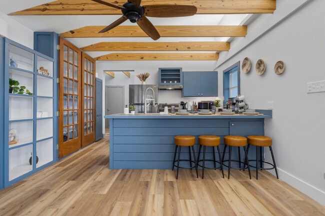 Building Photo - 304 Tide St