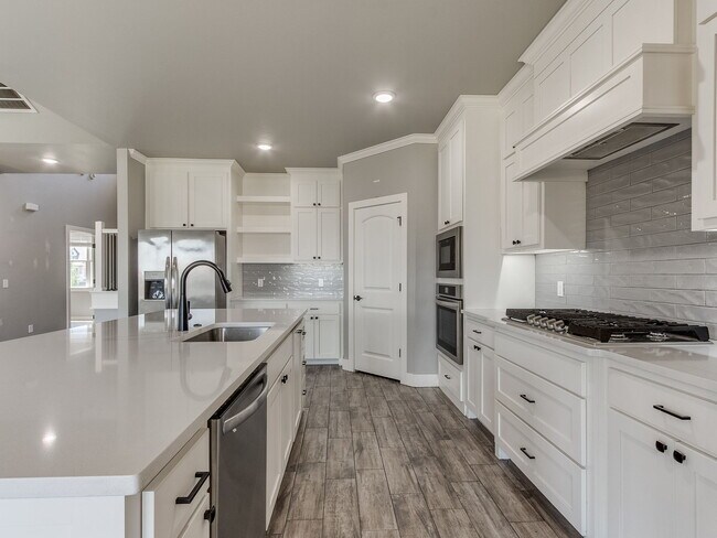 Building Photo - 3212 Hayven Cir