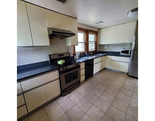 Building Photo - 69 Scammell St