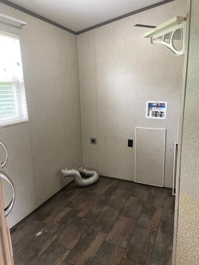 Building Photo - 16303 Dundee Rd