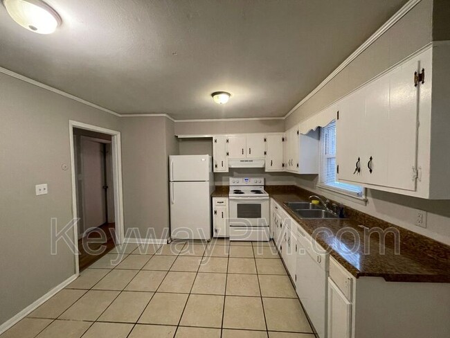 Building Photo - 2341 Ridge Rd