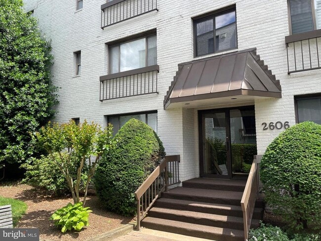 Building Photo - 2606 Tunlaw Rd NW