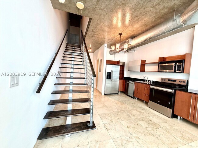 Building Photo - 690 SW 1st Ct