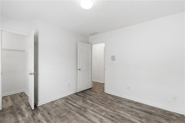 Building Photo - 6430 Barwick Ln
