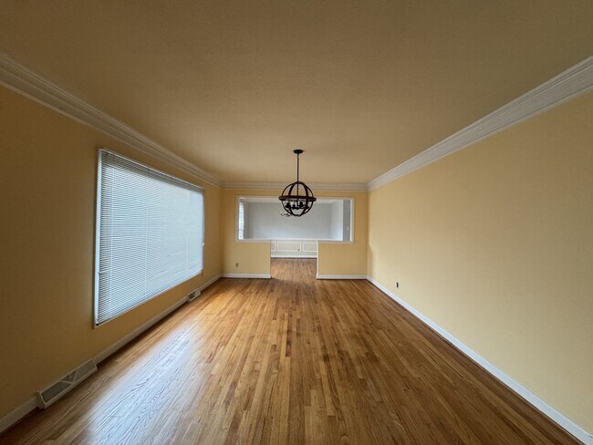 Building Photo - 1032 Belmorrow Dr