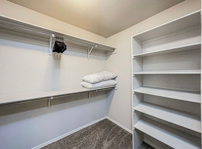 Building Photo - Westside area Rental (Completely Furnished) Beautiful 3 bed/2.5 baths