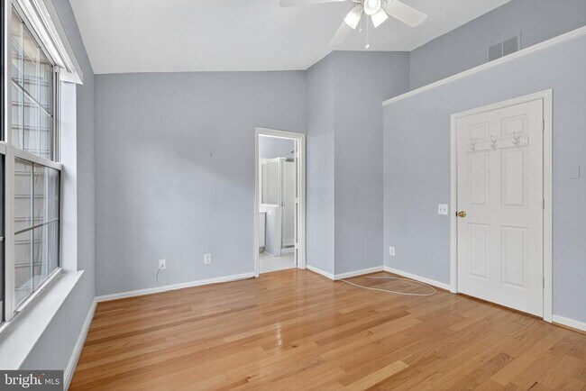 Building Photo - 1055 Lexus Way