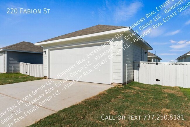 Building Photo - 220 Fabion St