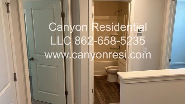 Building Photo - 559 Dayspring Dr