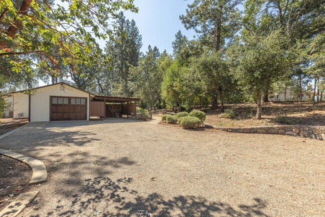 Building Photo - 525 Keyes Ave
