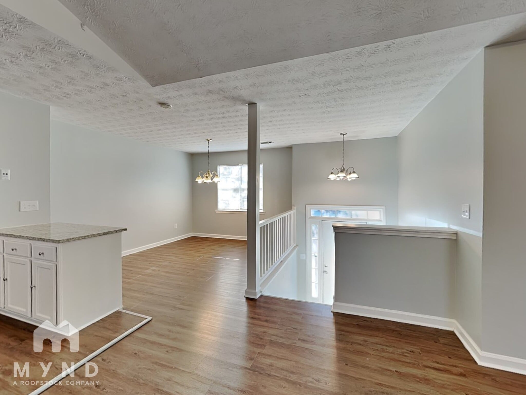 Building Photo - 375 Mountainview Dr