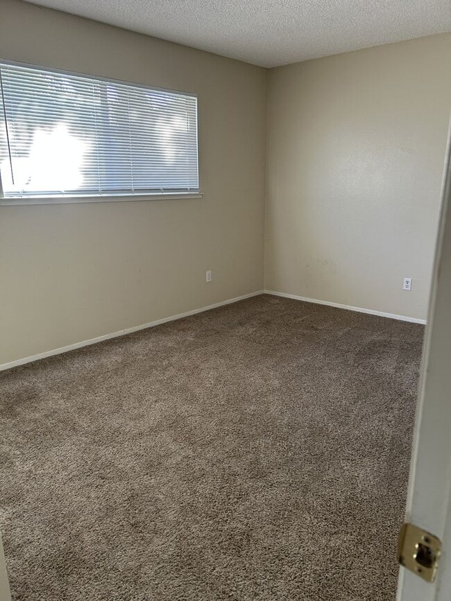 Building Photo - 4711 Hayford Way