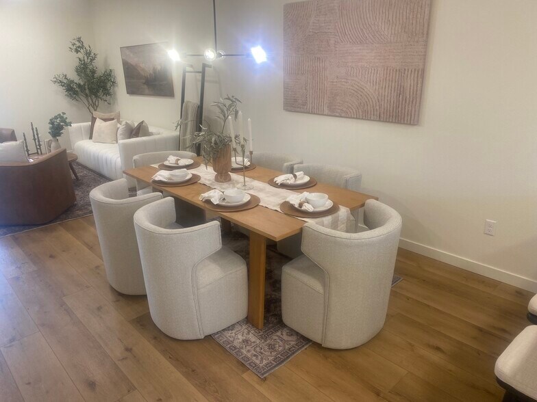 Building Photo - 4337 N Waltz Ln