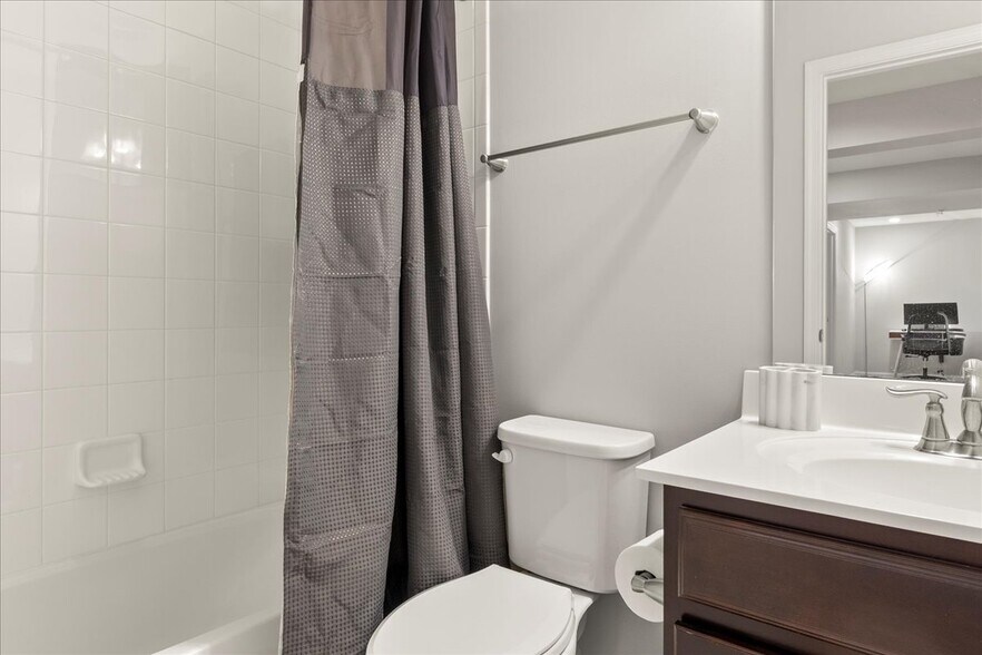 Building Photo - 1506 Mississippi Ave SE