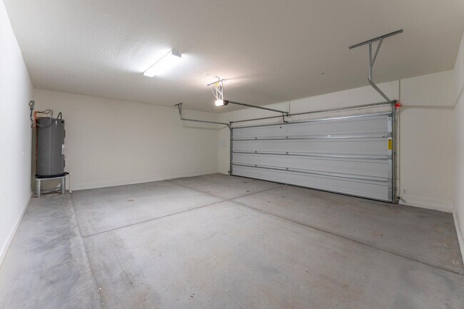 Building Photo - 432 S 32nd St