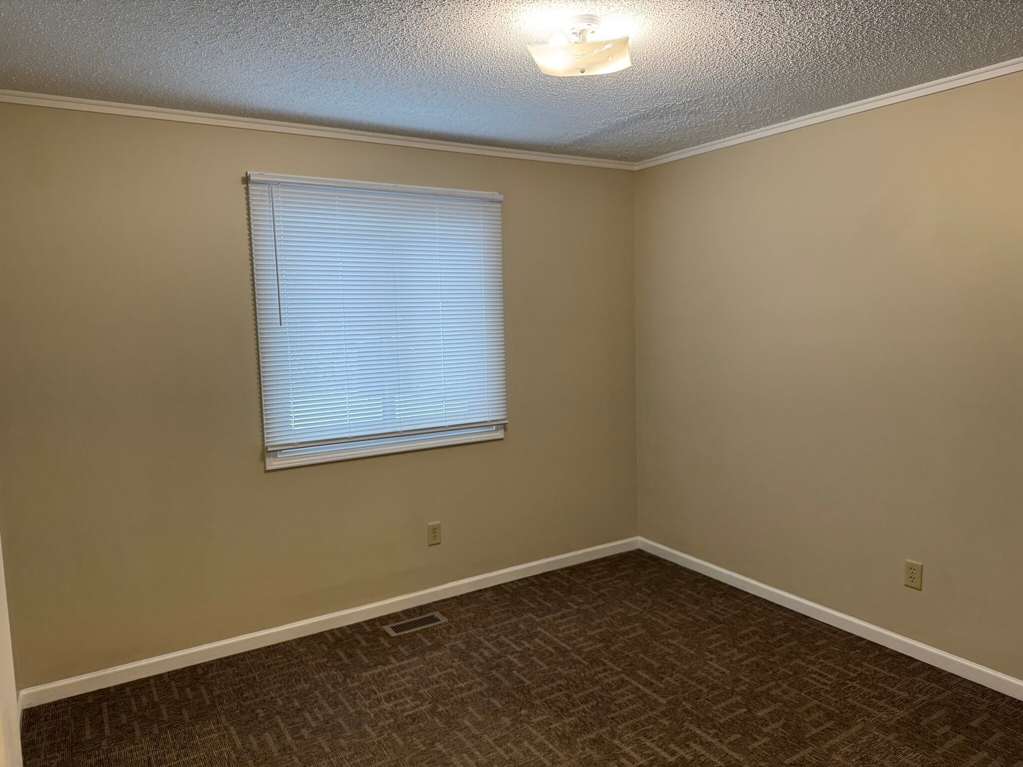 Building Photo - 15543 144th Ave