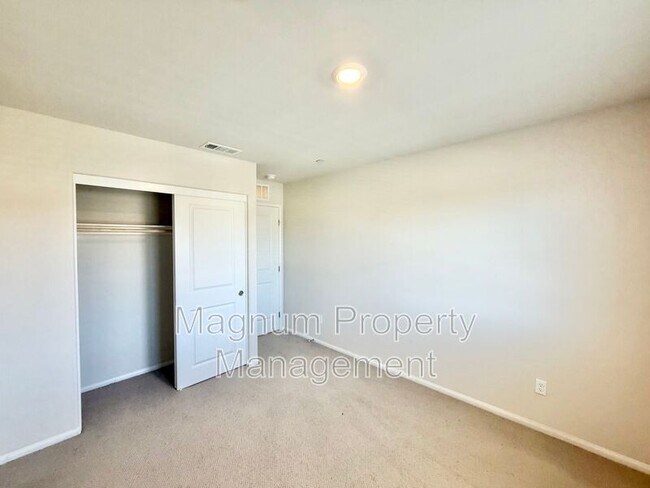Building Photo - 36330 Albus Ave