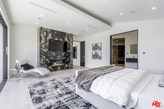 Building Photo - 7567 Hermes Dr