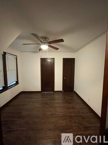 Building Photo - 25 Delos St W