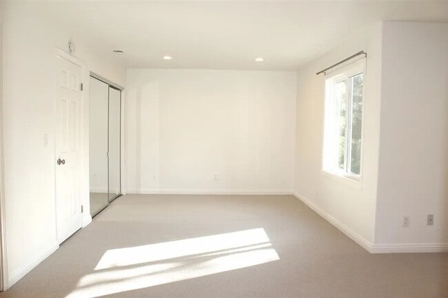 Building Photo - 531 Camino Del Mar