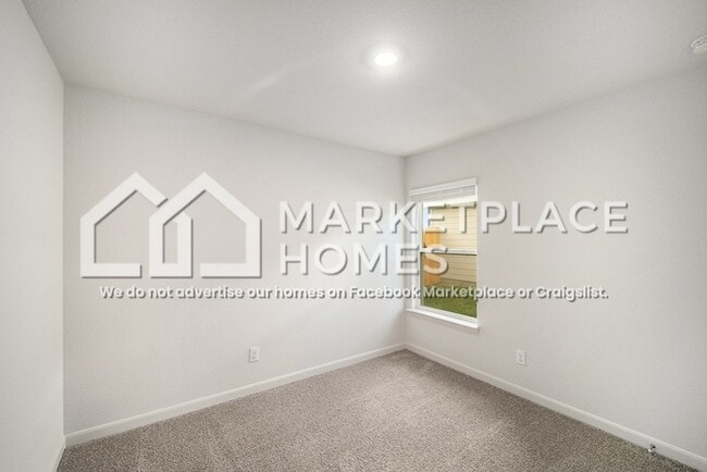 Building Photo - 933 Burlington Ave