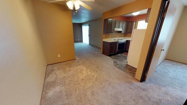 Building Photo - 1727 N Grandview Ln