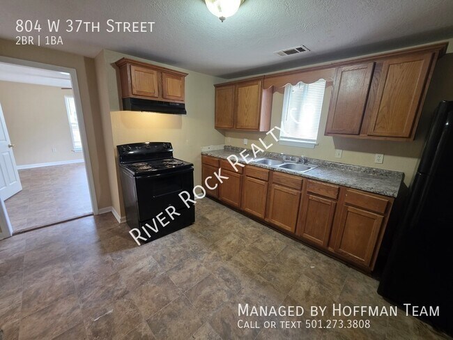 Building Photo - 804 W 37th St