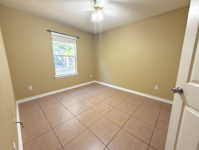 Building Photo - 9760 Seafarer's Way