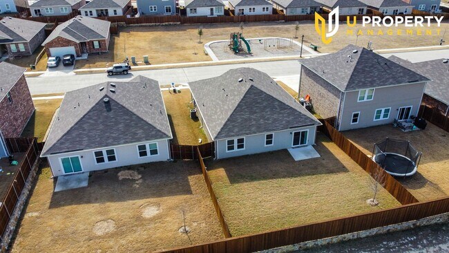 Building Photo - 808 Juniper St