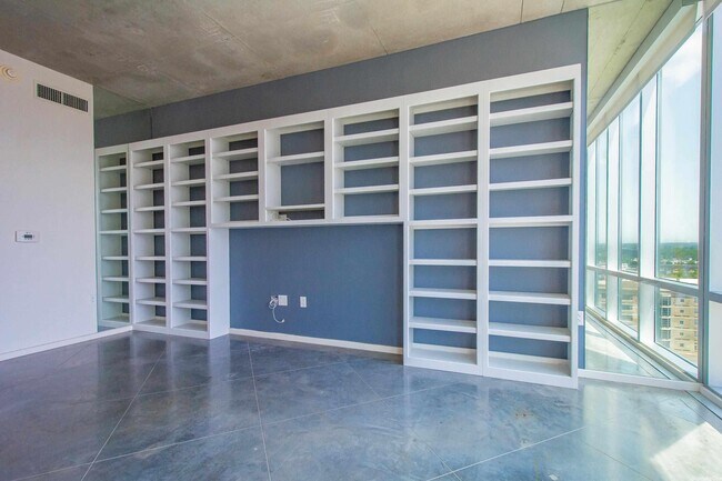 Building Photo - 315 Rock St