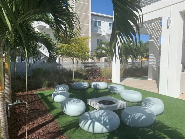 Building Photo - 6326 NW 105th Pl