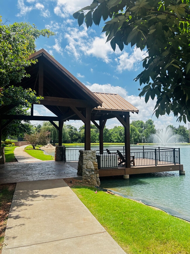 Building Photo - 1901 Plaza District Dr