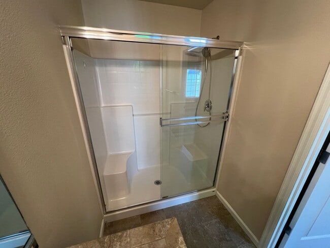 Building Photo - Morningside 3 Bedroom Townhome Happy Vally
