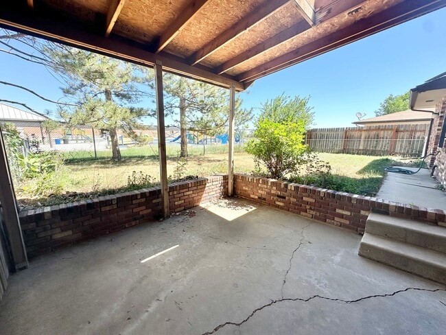 Building Photo - 745 Nyssa Dr