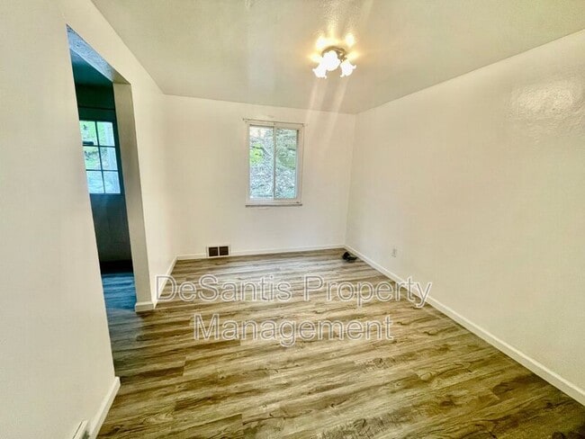 Building Photo - 447 Idlewood Rd