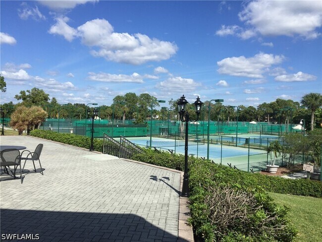 Building Photo - 1645 Spoonbill Ln