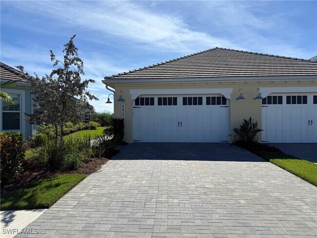 Building Photo - 6435 Negril Isle Dr