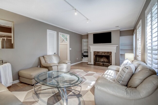 Building Photo - 1080 Woodbridge Hollow NE