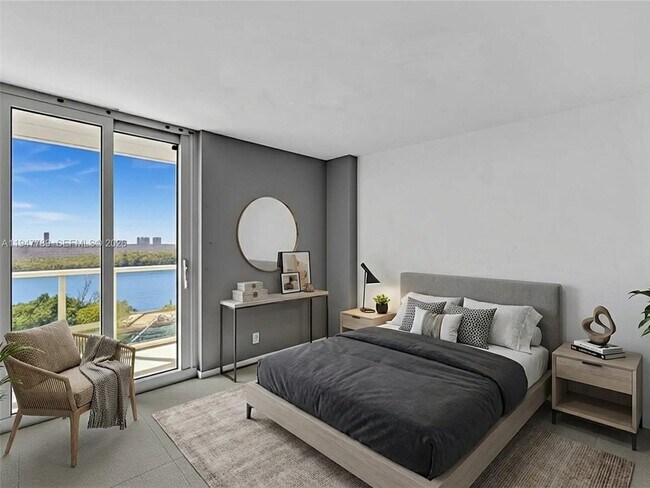 Building Photo - 100 Bayview Dr