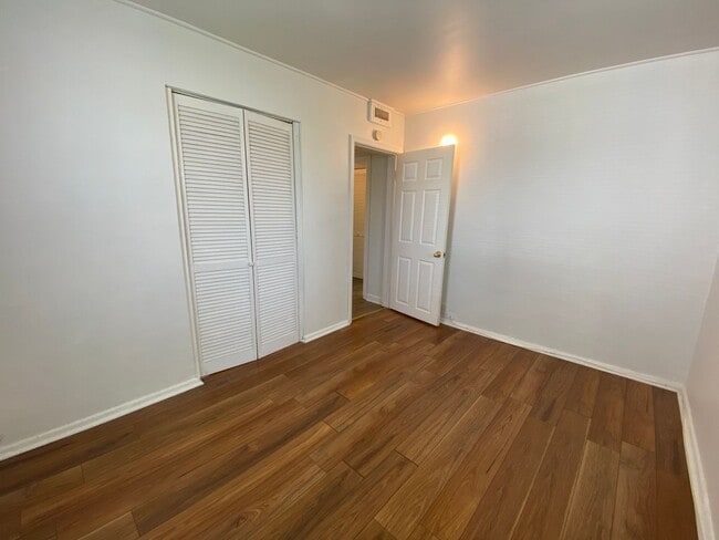 Building Photo - Quaint 2 Bedroom 1 Bathroom single family ...