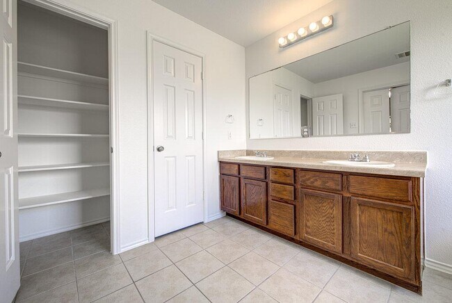 Building Photo - 11108 Cain Harvest Dr